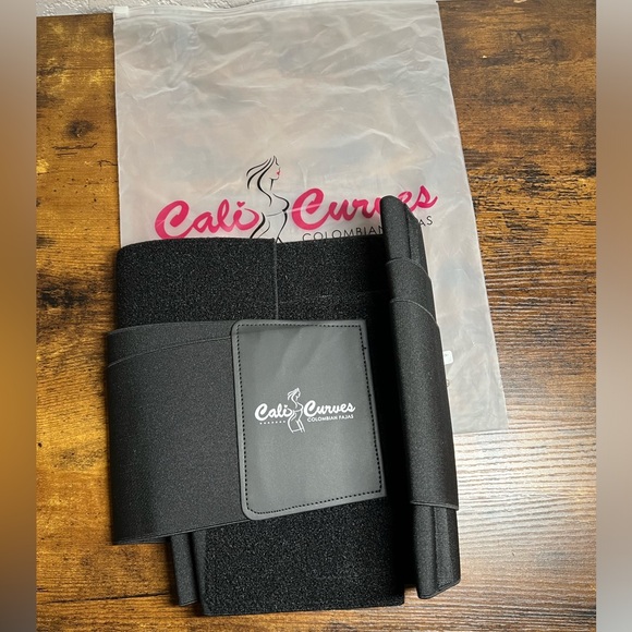 Cali Curves so snatched waist belt size small - Picture 5 of 6